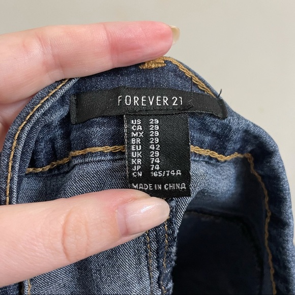 High-waisted jean shorts - Picture 3 of 3